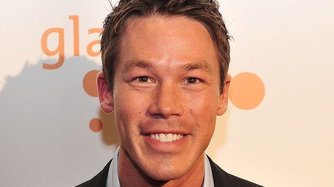 alt="David Bromstad with his brother Dean – not a twin"