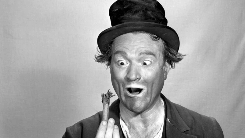 alt="Stock image representing Vivian Ridge and Red Skelton's marriage"
