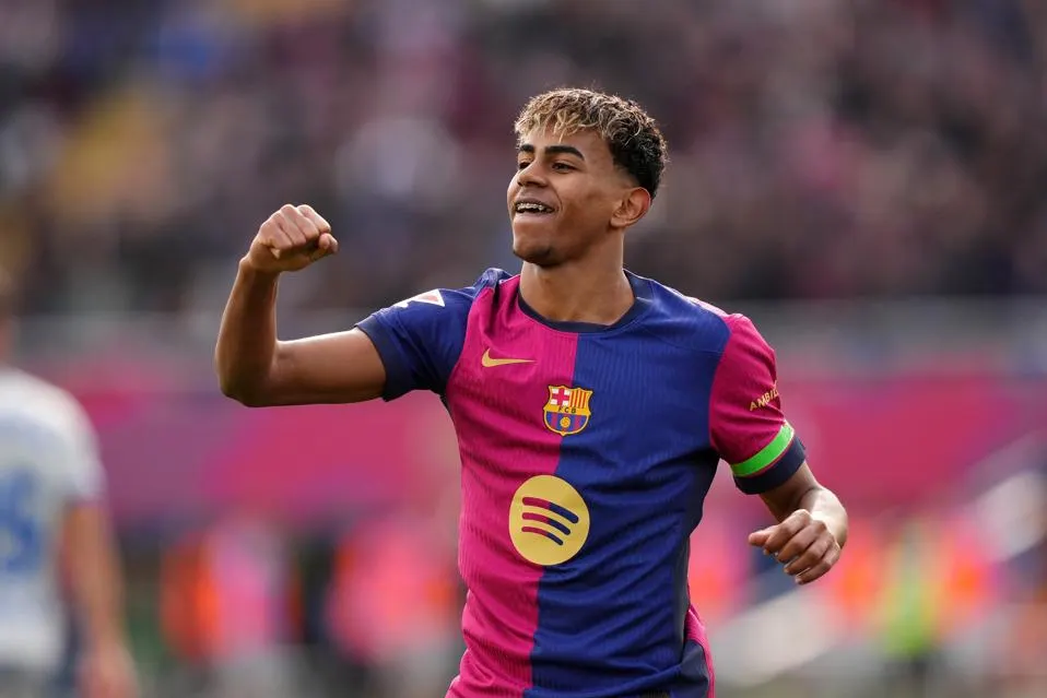 alt="Lamine Yamal net worth 2025 FC Barcelona"