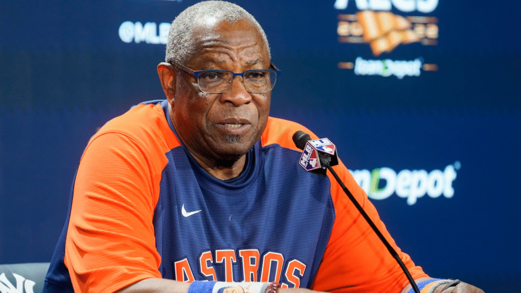 alt="Dusty Baker managing the San Francisco Giants alongside Barry Bonds"