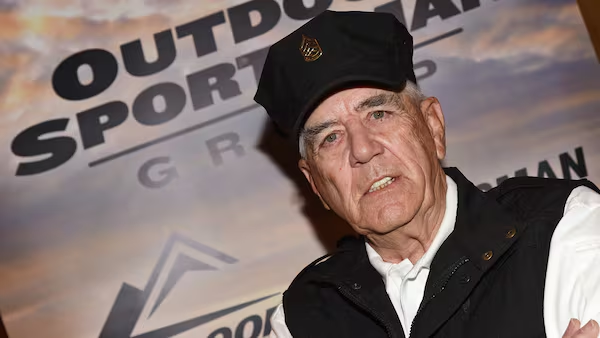 alt="Family photo of Nila Ermey with children and R. Lee Ermey"