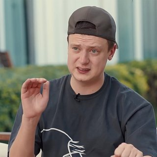 Mellstroy in his luxury Dubai apartment — Mellstroy net worth lifestyle photo
